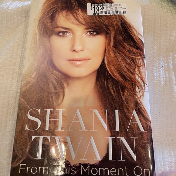 Shania Twain from this moment - Picture 1 of 3
